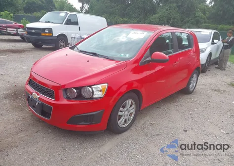2015 Chevrolet Sonic Lt Auto z USA, uszkodzony, nr VIN 1G1JC6SG8F4189838